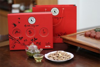 Sự khác nhau giữa hạt điều hộp quà và hạt điều túi hút chân không Sự khác nhau giữa hạt điều hộp quà và hạt điều túi hút chân không