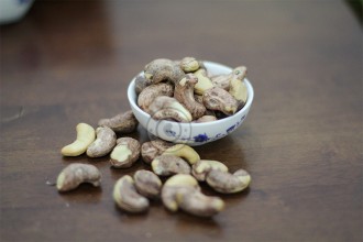 Tại sao hột điều rang muối được nhiều người săn đón? Tại sao hột điều rang muối được nhiều người săn đón?