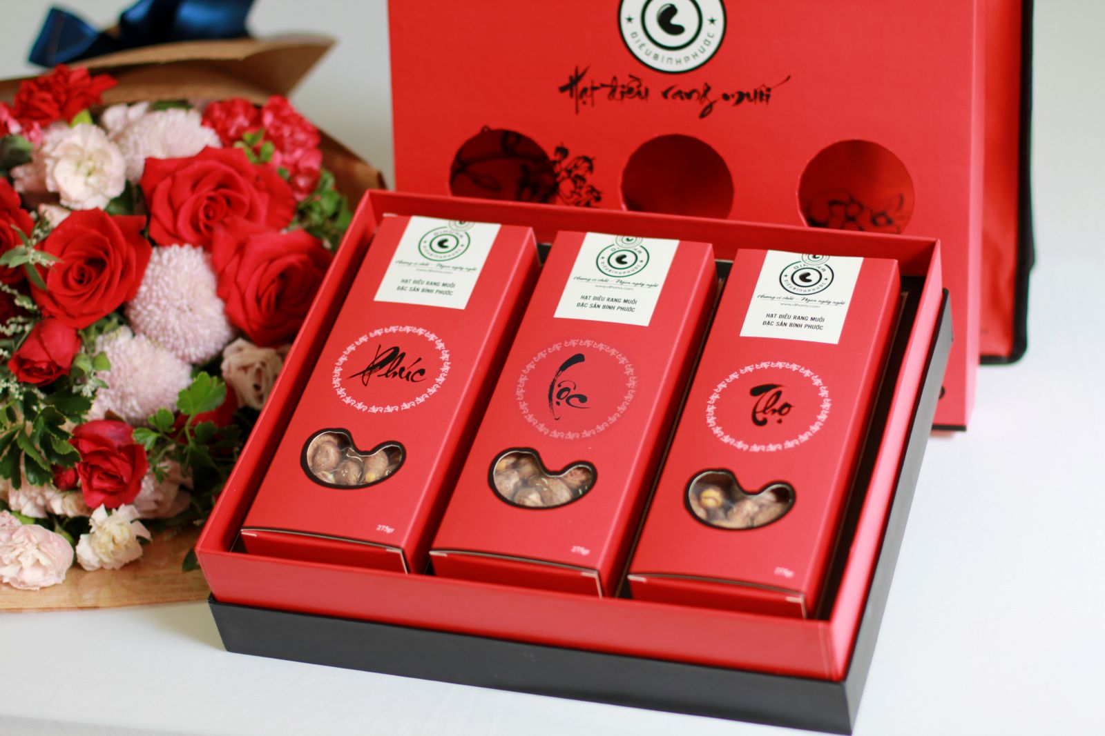 hộp quà tặng cao cấp hop-qua-tang-cao-cap