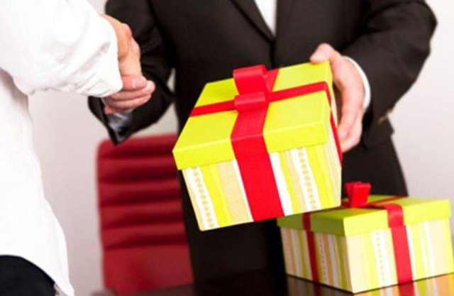 qua-tang-cho-doanh-nghiep